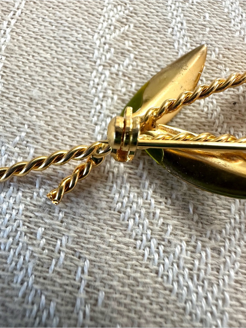 Gold Tone Calla Lily Filigree Brooch Green Enamel Floral Pin - Picture 6 of 8